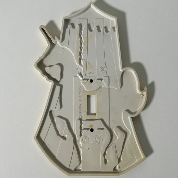 Vintage 70s General Electric Unicorn Carousel Light Switch Cover (13E) - Picture 2 of 4